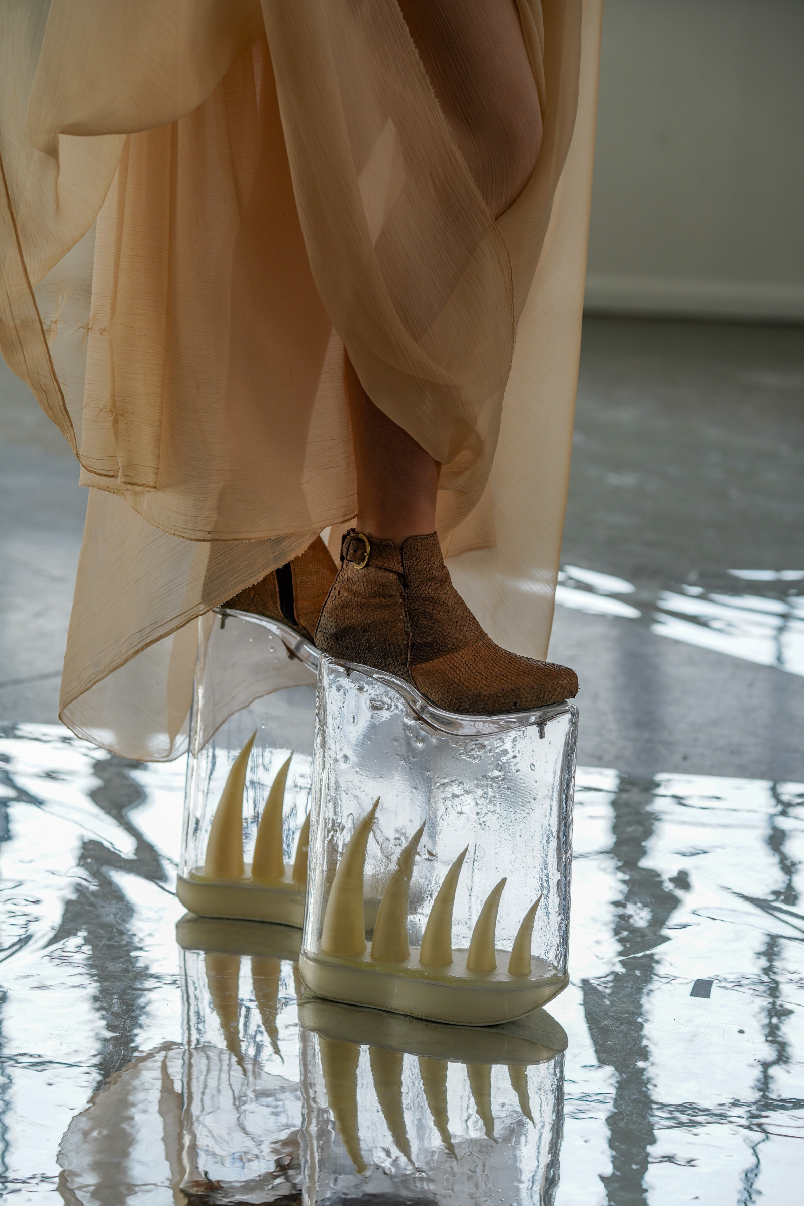 New York Fashion Week, Flying Solo Show, Canoa Studios, glass shoes, glass heels, cinderella shoes, glass art, sculptural shoes